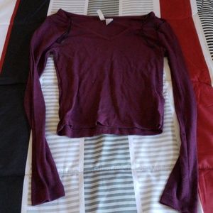 Divided long sleeve crop top